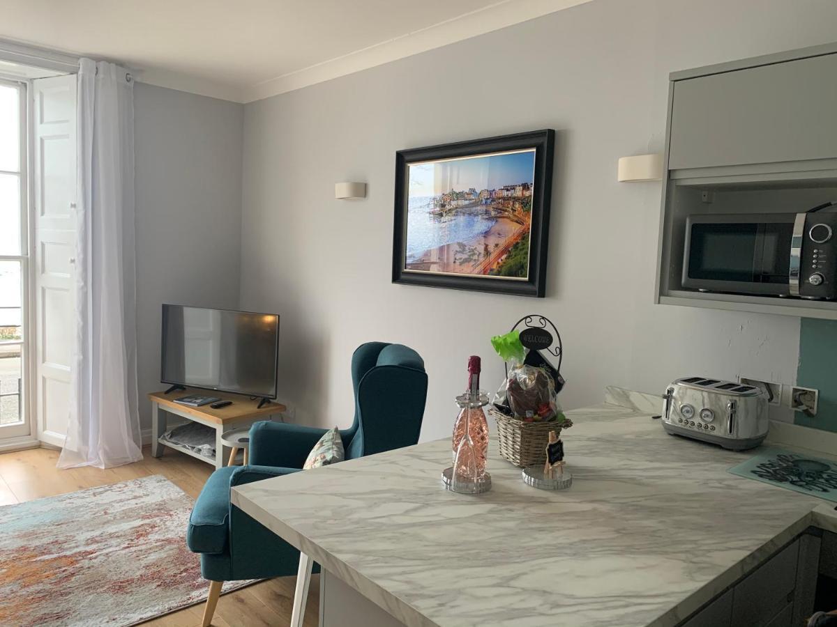 Beautiful Flat With Harbour Views Tenby Exterior foto